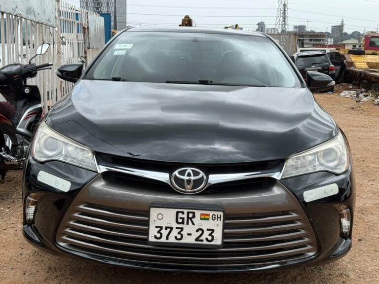 Toyota Camry 2017 LE black Registered